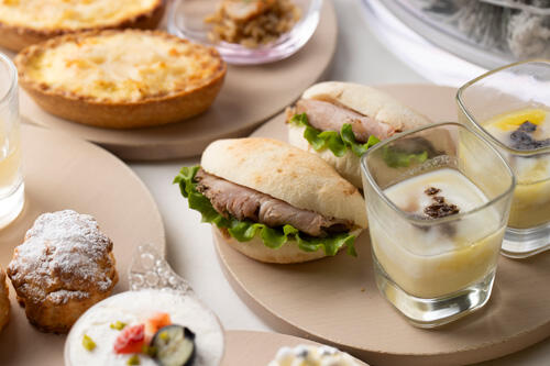 “White Pearl” Christmas AfterMOON Tea