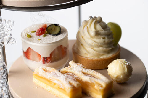 “White Pearl” Christmas AfterMOON Tea